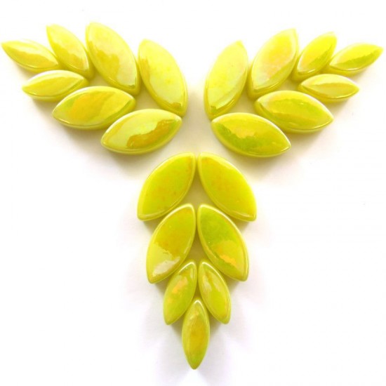 Glas bloemblaadjes - yellow parelmoer