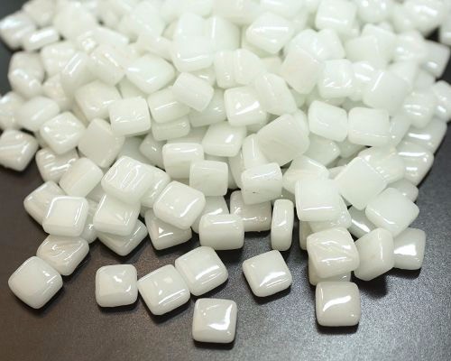 Glas mozaïeksteentjes vierkant 8 mm - gebroken wit