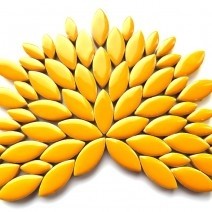 Keramiek bloemblaadjes - kerrie