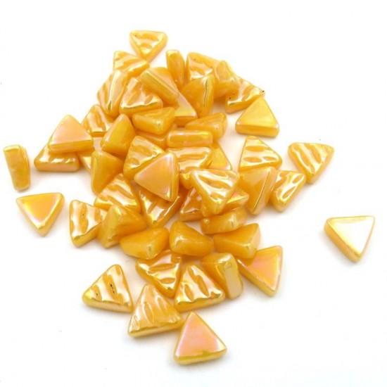 Mini triangles parelmoer 10 mm   goudgeel