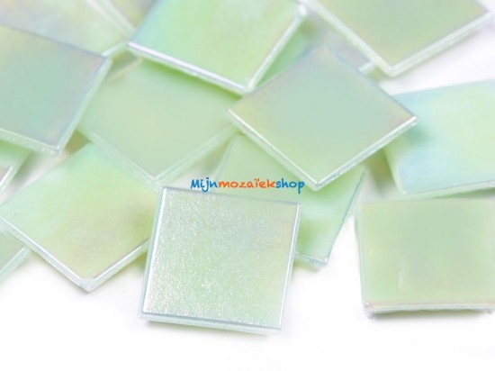 Parelmoeer 2 cm   light green c pearl