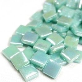 Parelmoer square 12 mm   013p   pale teal
