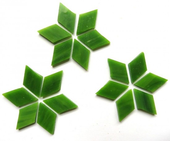 Handgesneden Tiffany glas ruitvorm (25 x 15 mm) - donker groen