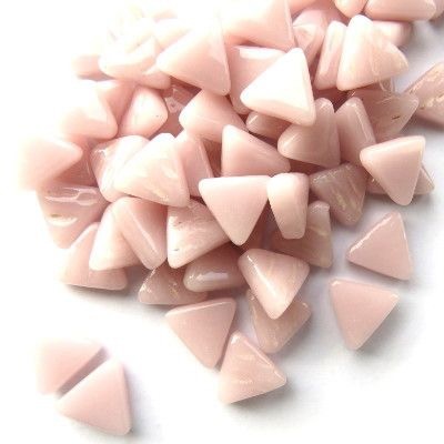 Triangles 10 mm   009 pale pink