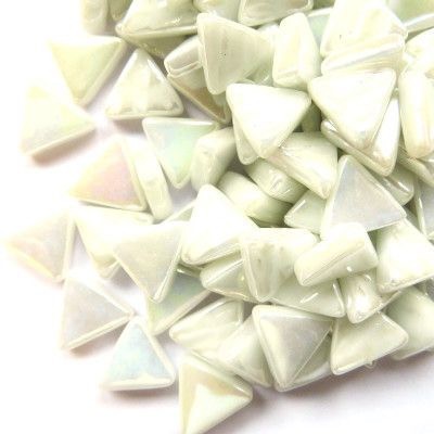 Triangles 10 mm   040p white opal parelmoer
