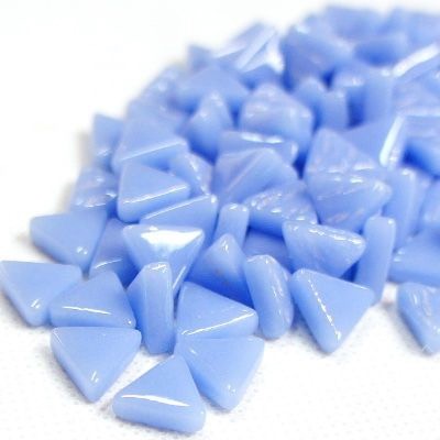 Triangles 10 mm   062 pale blue