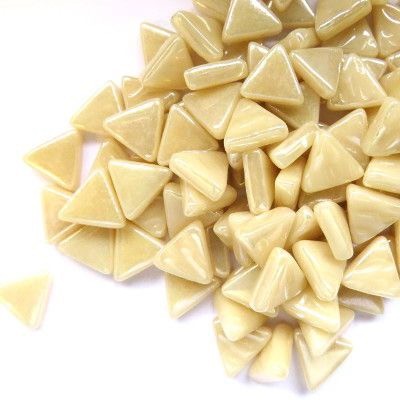 Triangles 10 mm   092p cream parelmoer